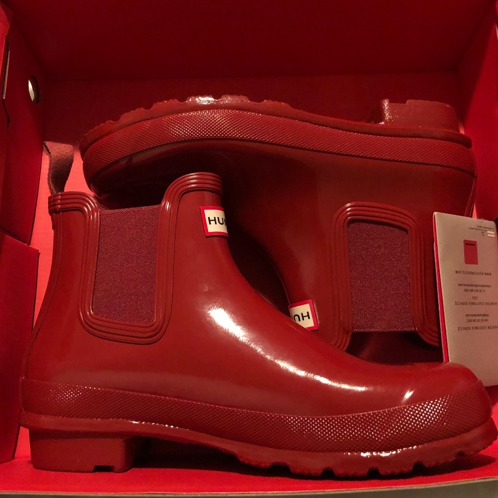 Women’s Gloss Chelsea Boots